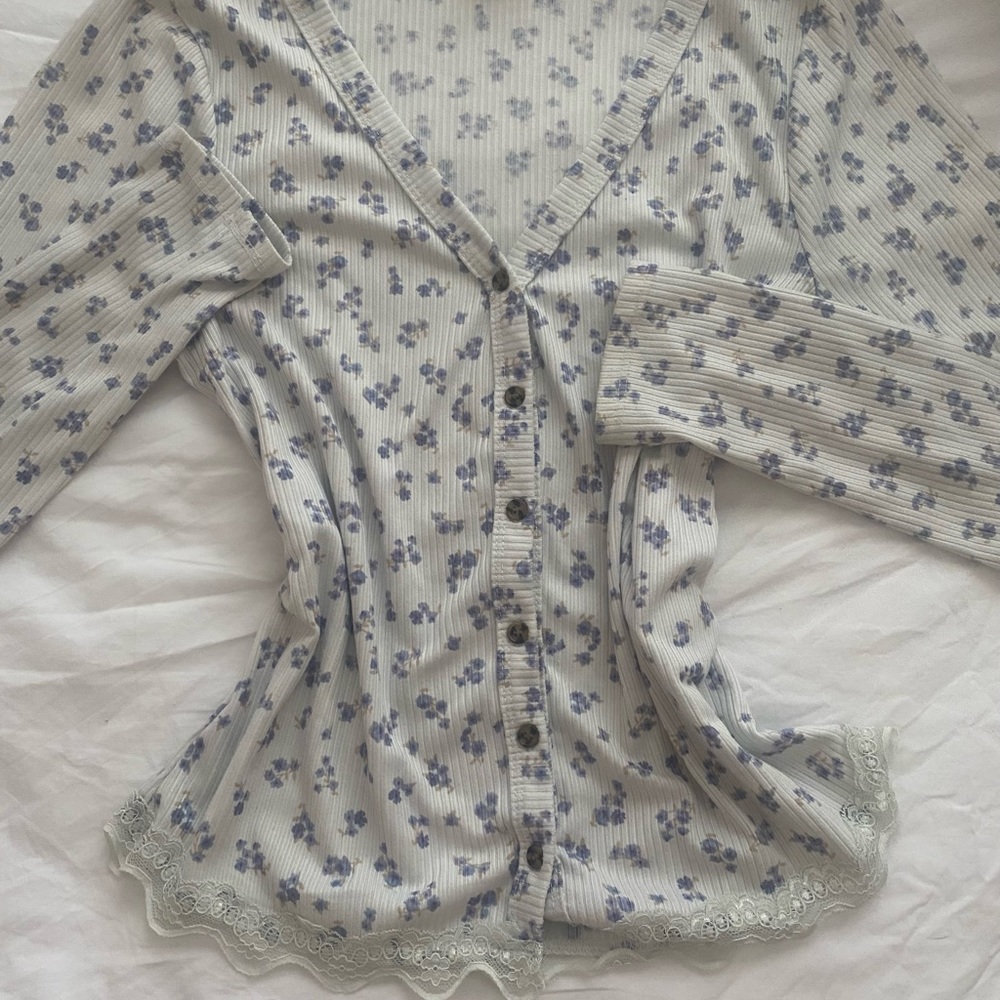 Size: Small 
Barely been used, no signs of usage. No stains - Picture 2 of 2